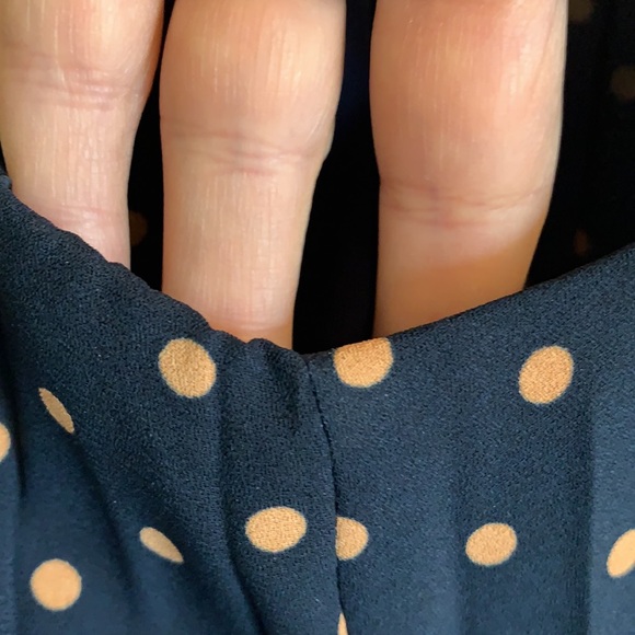 Banana Republic NWT polka dot v neck blouse - Picture 8 of 12